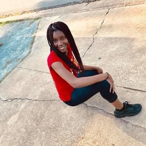 Meet your Posher, Alexia